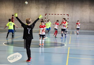 九游官网下载-四国蝶泳转身用时差距仅0.07秒，蝶泳转身动作